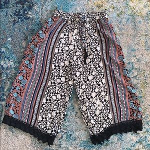 Angie Wide Leg Printed Capri Pants
